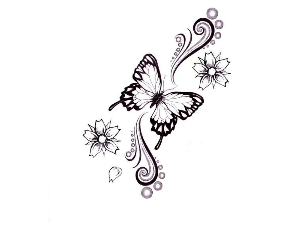 tatouage dos femme papillon